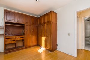 Image 10 - 184205