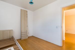 Image 17 - 184205
