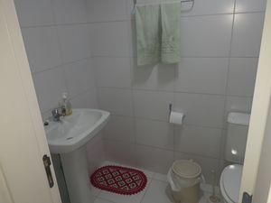Image 10 - 184266