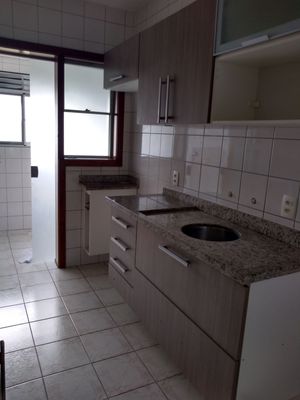Image 17 - 184303