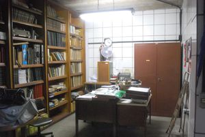 Image 1 - 184351