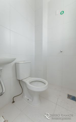 Image 33 - 184527