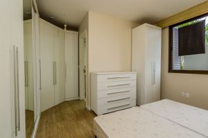 Image 14 - 185022