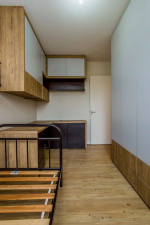 Image 18 - 185022