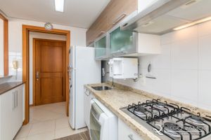 Image 19 - 185025