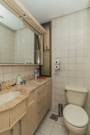 Image 10 - 185328