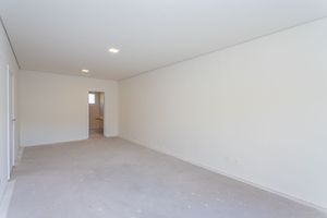 Image 30 - 185383
