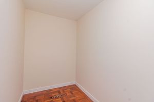 Image 33 - 185724