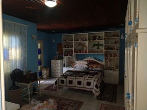 Image 15 - 185968
