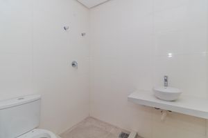 Image 17 - 186205