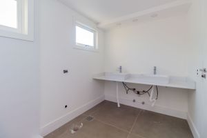 Image 37 - 186694