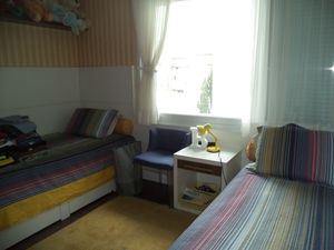 Image 12 - 186897