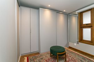 Image 17 - 186972