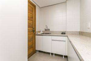 Image 42 - 186972