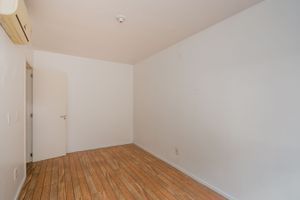 Image 10 - 187324