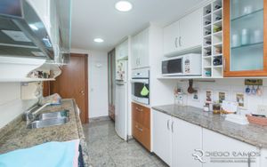 Image 17 - 187326