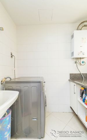Image 19 - 187359