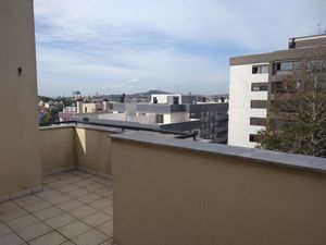 Image 15 - 187588