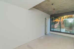 Image 32 - 187607