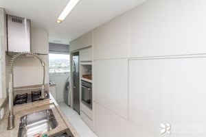Image 18 - 187610
