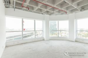 Image 17 - 187988