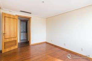 Image 7 - 188032