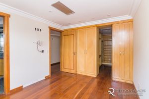 Image 12 - 188032