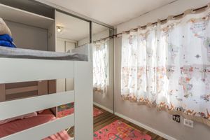 Image 12 - 188080