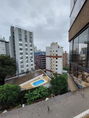 Image 19 - 188112