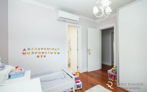 Image 12 - 188578