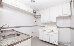 Image 17 - 188674