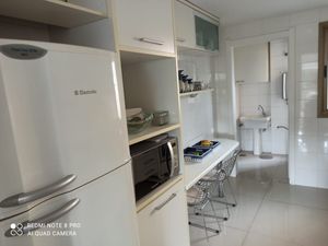 Image 4 - 189043