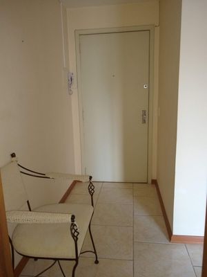 Image 10 - 189049