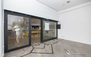 Image 4 - 189061