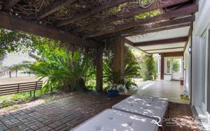Image 10 - 189270