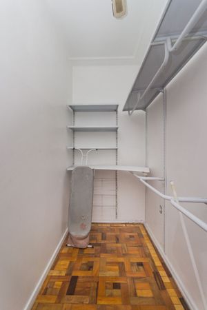 Image 13 - 189850