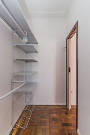 Image 14 - 189850