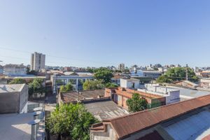 Image 15 - 189850