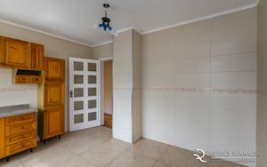 Image 15 - 189881