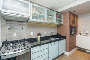 Image 19 - 189882
