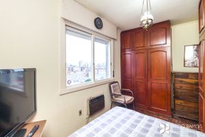 Image 11 - 189990
