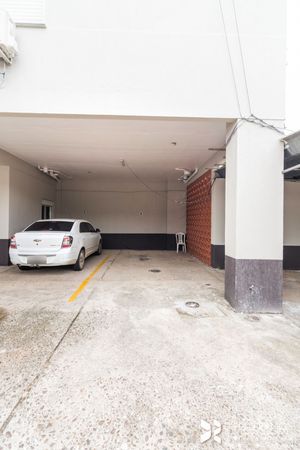 Image 31 - 189990