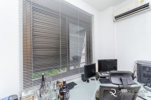 Image 34 - 190011