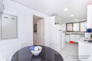 Image 40 - 190011