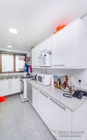 Image 39 - 190011