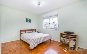 Image 4 - 190012