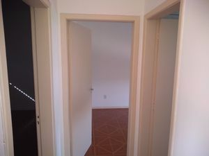 Image 6 - 190016