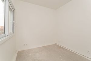 Image 12 - 190578