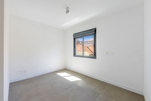 Image 15 - 190750
