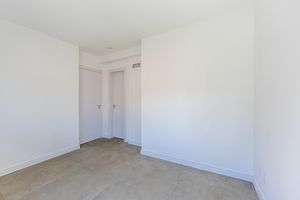 Image 14 - 190750